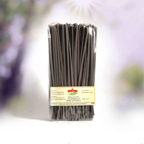 TAGLIOLINI CALABRESI AL NERO DI SEPPIA